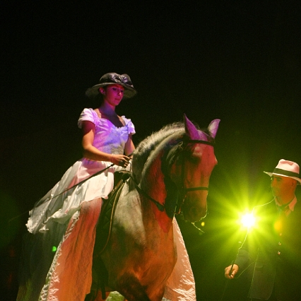 Megann Fortier artiste de spectacle équestre